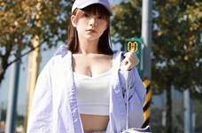 宝岛后卫劈腿现女友身材惹火